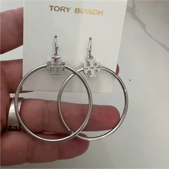 Tory Burch stacked-T Hoop - Picture 6 of 12